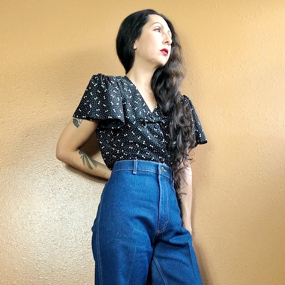 SOLD Vintage 80s Bow Tie Flutter Sleeve Blouse + Tiered Ruffle Skirt 2 Piece Set - Picture 3 of 5